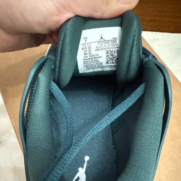 JORDAN Wmns Air Jordan 4 RM 'Oxidized Green', NEW - Picture 6 of 7